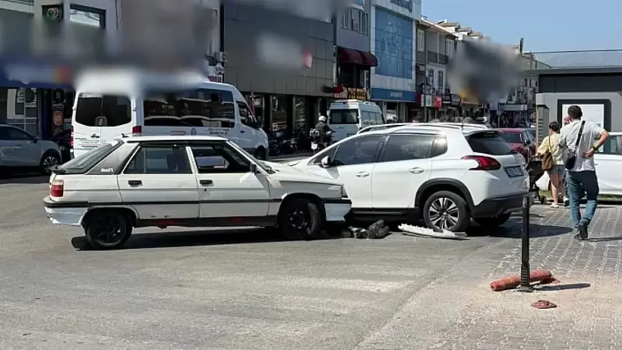 Fethiye Ölüdeniz Caddesi’nde Trafik Kazası: 1 Kişi Hafif Yaralandı