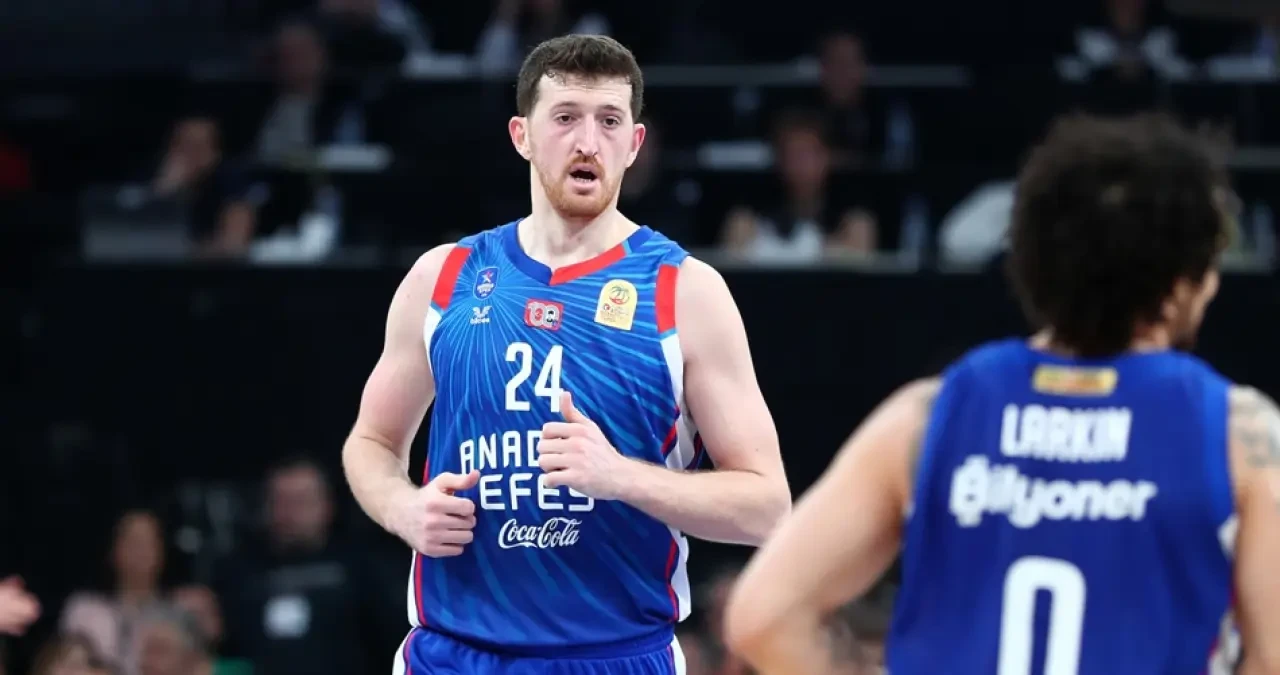 Ercan Osmani Kimdir? Anadolu Efes’in Uzun Forveti Hakkında Merak Edilenler, Boyu, Kilosu, Kariyeri ve Özel Bilgileri