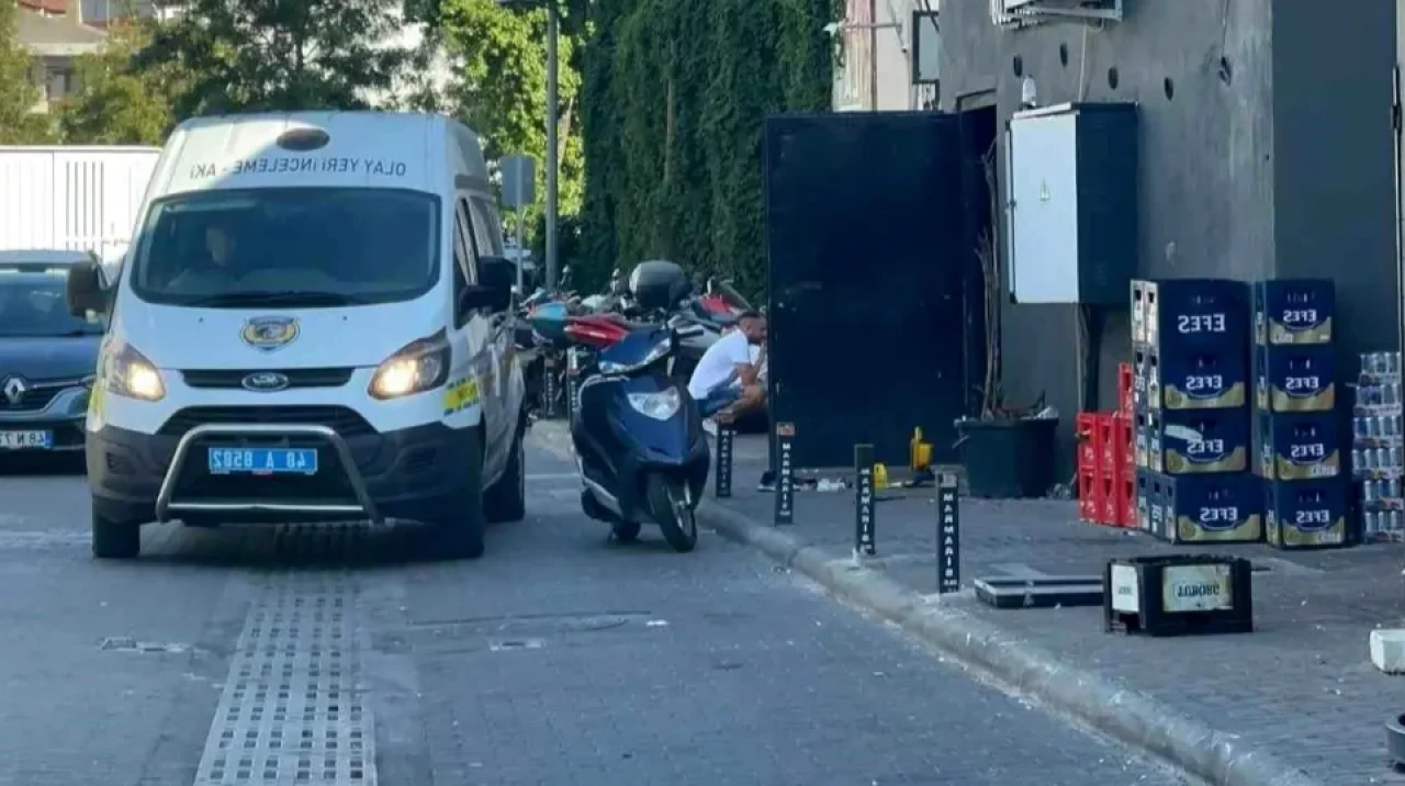 Marmaris Barlar Sokağı’nda Silahlı Kavga: 2 Yaralı, 1 Gözaltı