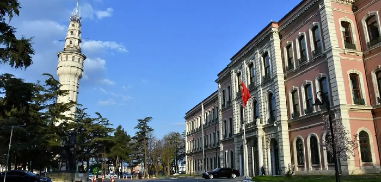 2025 Rektör Maaşları Ne Kadar Oldu? Devlet ve Vakıf Üniversitelerinde Büyük Fark