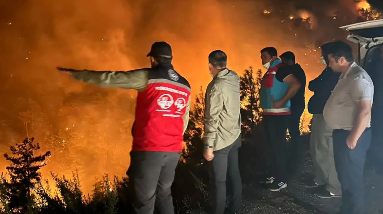 Köyceğiz Kaymakamı Mert Kumcu’dan Yangın Açıklaması: “Mücadelemiz Aralıksız Sürüyor”