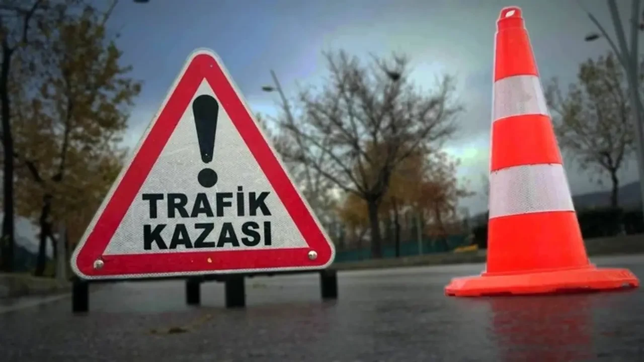 Karabük Eflani’de Feci Kaza: İki Otomobil Kafa Kafaya Çarpıştı, 3 Ölü 5 Yaralı