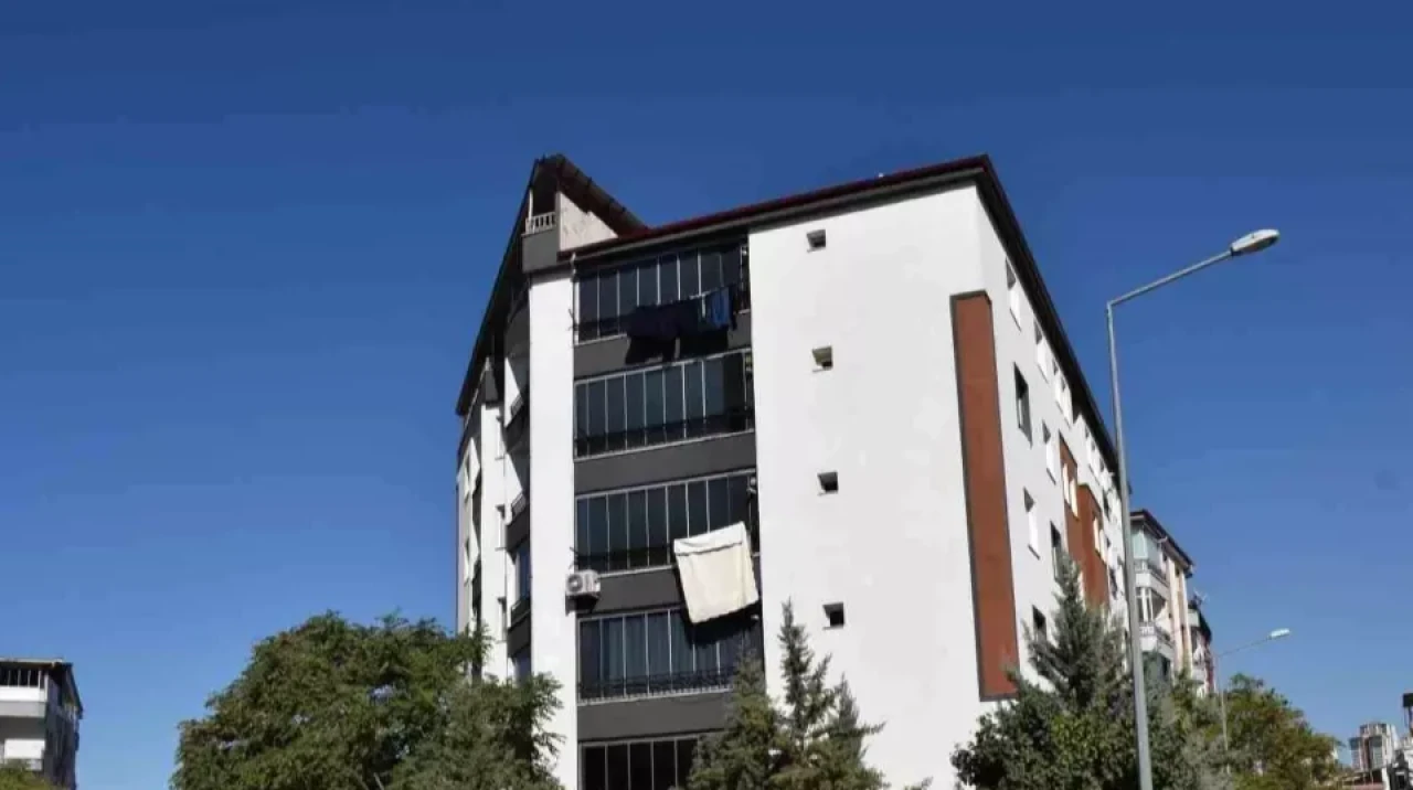 Malatya Battalgazi’de Şüpheli Ölüm: Çatı Katında Ölü Bulunan Şahsın Kimliği Belli oldu!