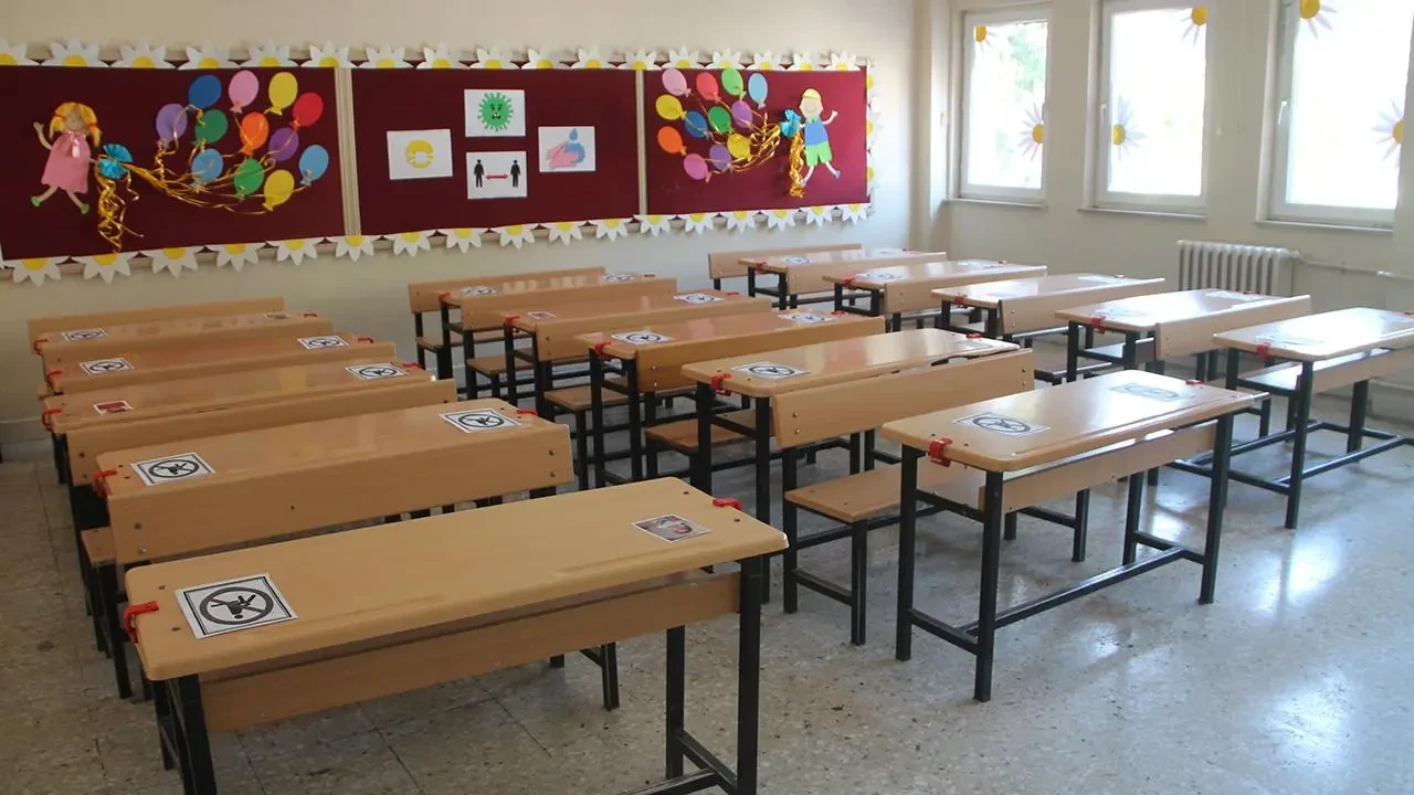 Balıkesir, İstanbul ve Konya’da Deprem! Okullar Tatil Edildi mi, Açıklama Geldi mi?