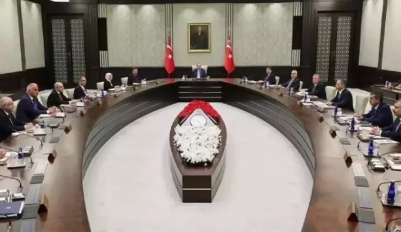 Kabine Toplantısı 22 Eylül 2025’te Yapılacak mı? Gözler Beştepe’de!
