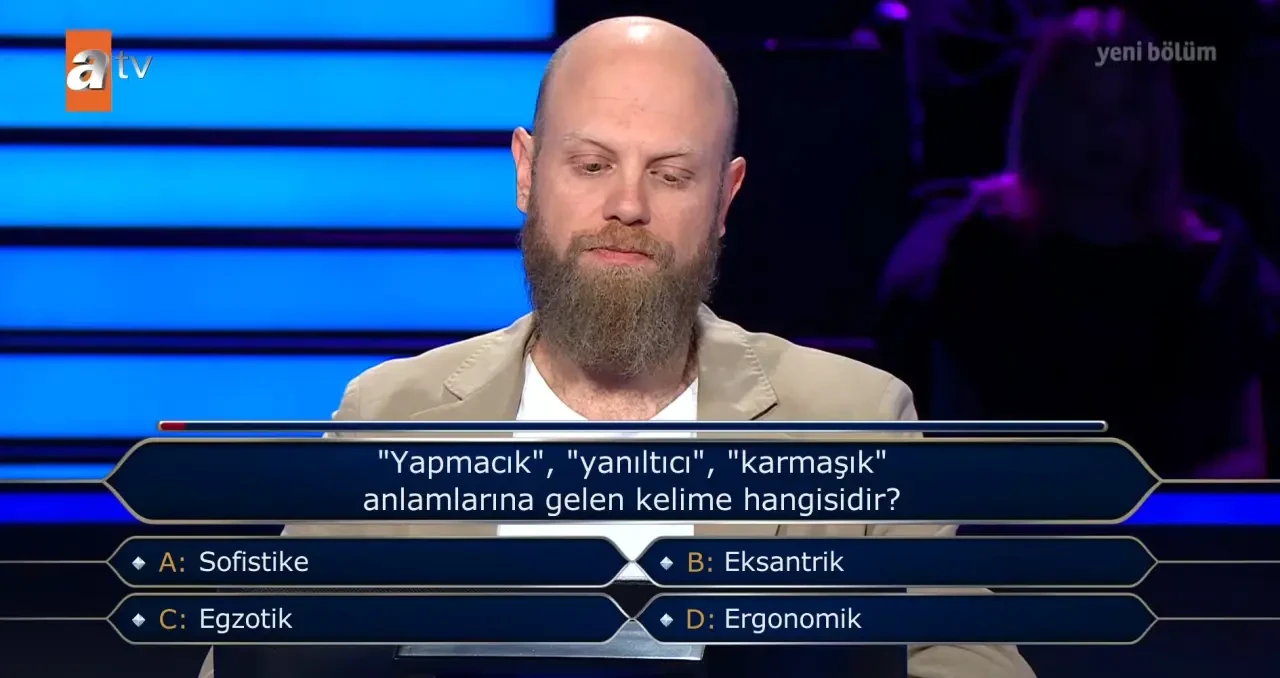 "Yapmacık", "yanıltıcı", "karmaşık" anlamlarına gelen kelime hangisidir?