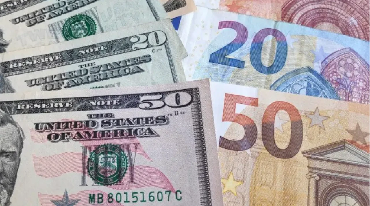 Dolar 41,57 TL’ye Yükseldi, Euro 48,79 TL: Piyasalar Kabine ve Enflasyon Verisine Odaklandı