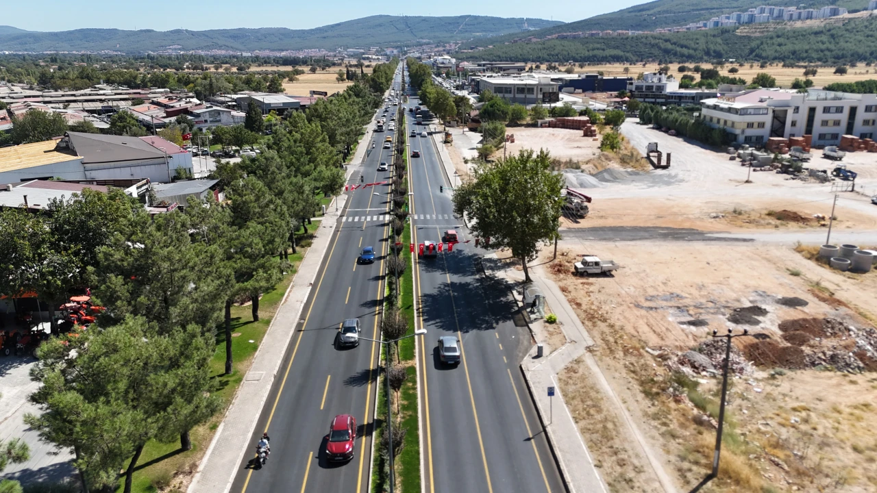 Menteşe’de Kanal Temizliği Başladı: Orhaniye–Ortaköy Güzergahında Trafik Tek Şeride Düştü