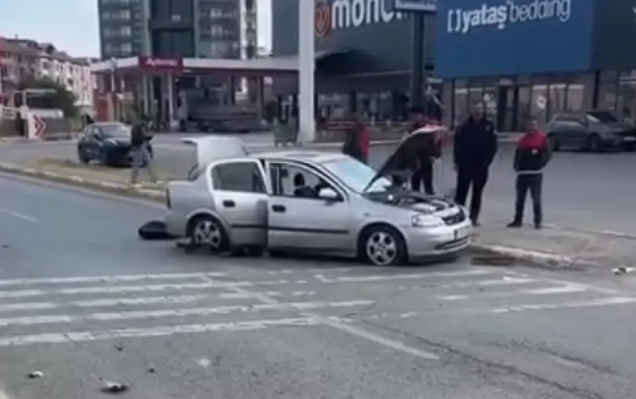 Sivas’ta İki Otomobil Çarpıştı: Salih Polat Hayatını Kaybetti, 3 Kişi Yaralandı