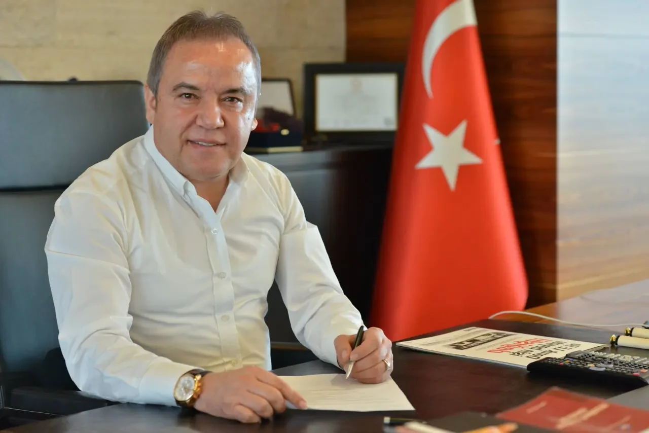 Muhittin Böcek Hastaneye Sevk Edildi: Hastalığı Nedir, Durumu Nasıl oldu?