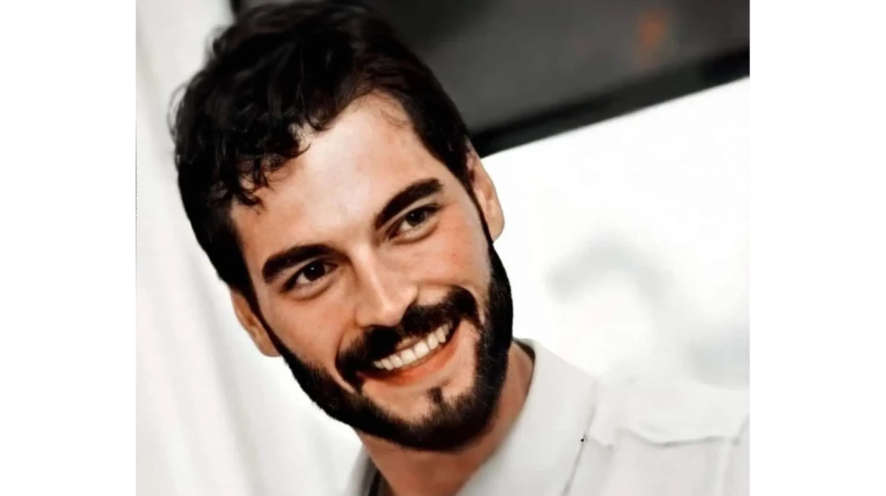 Veliaht Timur Kimdir? Akın Akınözü Kaç Yaşında, Aslen Nereli, Boyu Kaç, Hangi Dizilerde ve Filmlerde Rol Aldı?