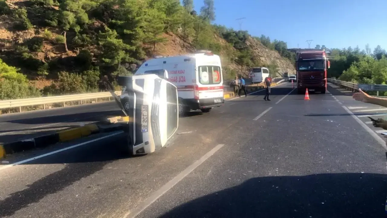 Köyceğiz Kocabel Mevkii’nde Trafik Kazası: 4 Kişi Yaralandı