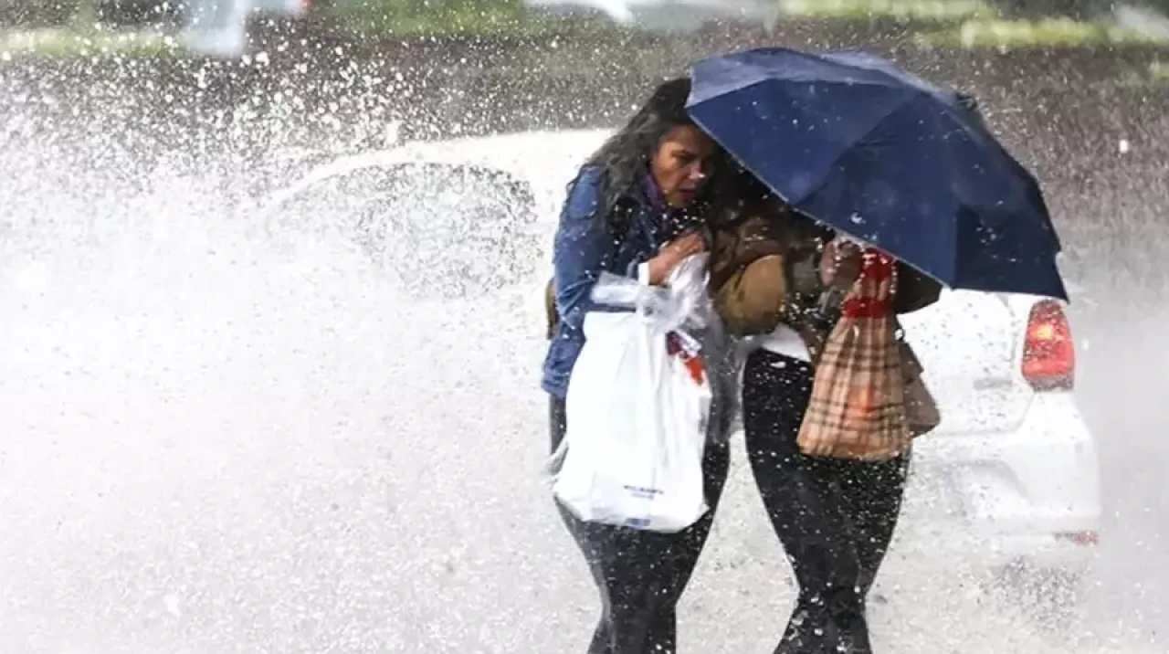 Meteoroloji’den Sarı Kodlu Uyarı! 30 Eylül 2025 Salı Marmara, Batı Karadeniz ve Ege’de Kuvvetli Sağanak Geliyor
