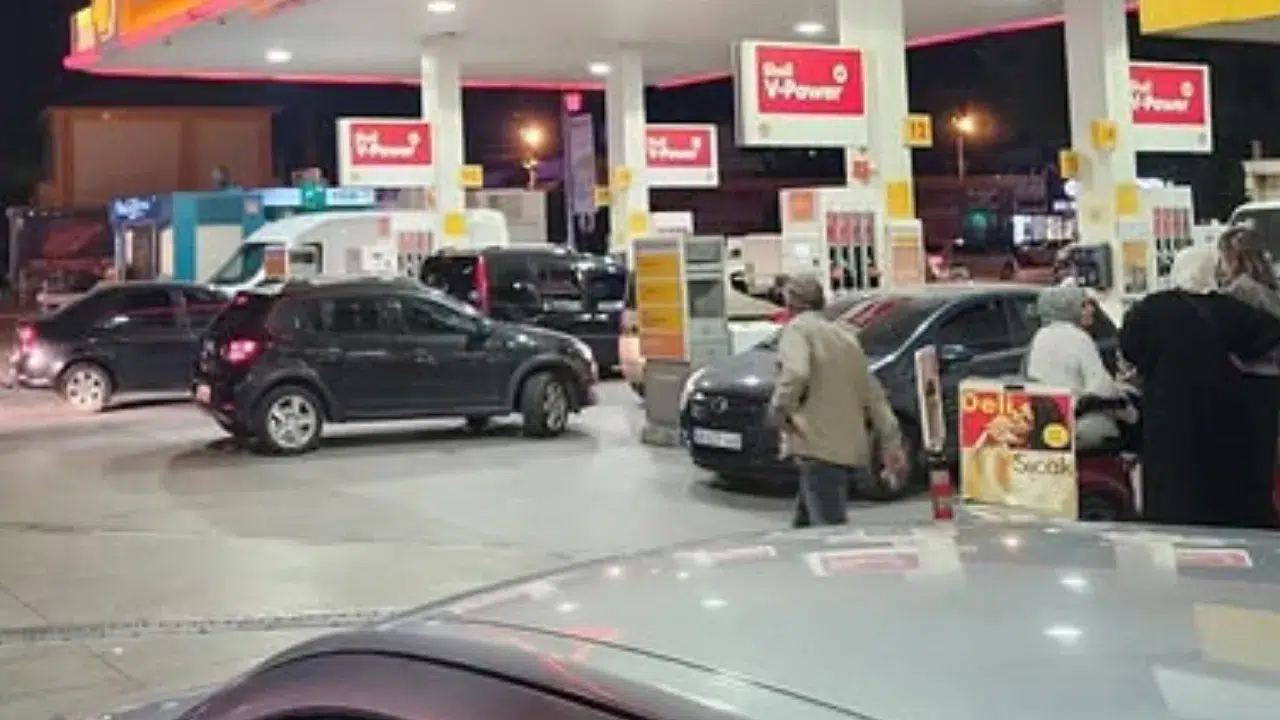 Köyceğiz’de Akaryakıt Kuyruğu: Gece Yarısı Dev Zam Geliyor!