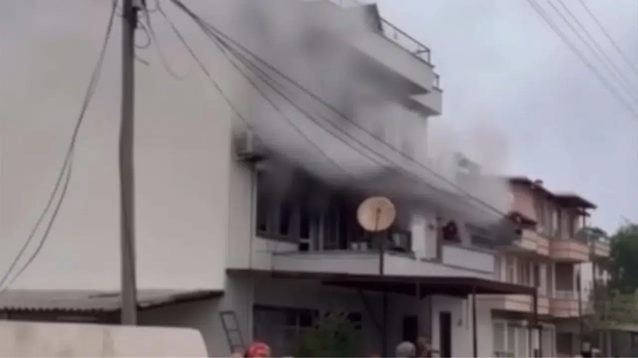 Fethiye Esenköy Yolunda Korkutan Yangın: Ekipler Zamanla Yarıştı