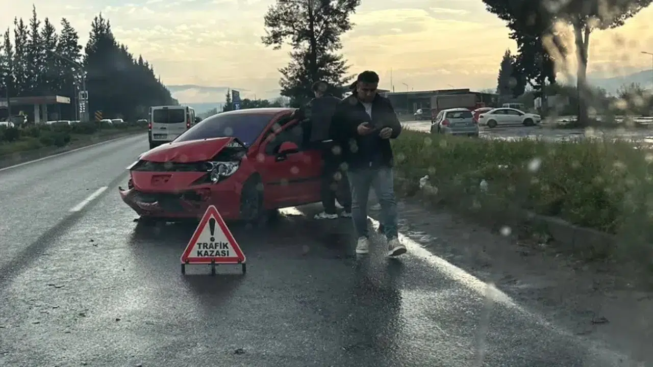 Milas Avşar Kavşağı’nda Korkutan Kaza: 4 Yaralı!