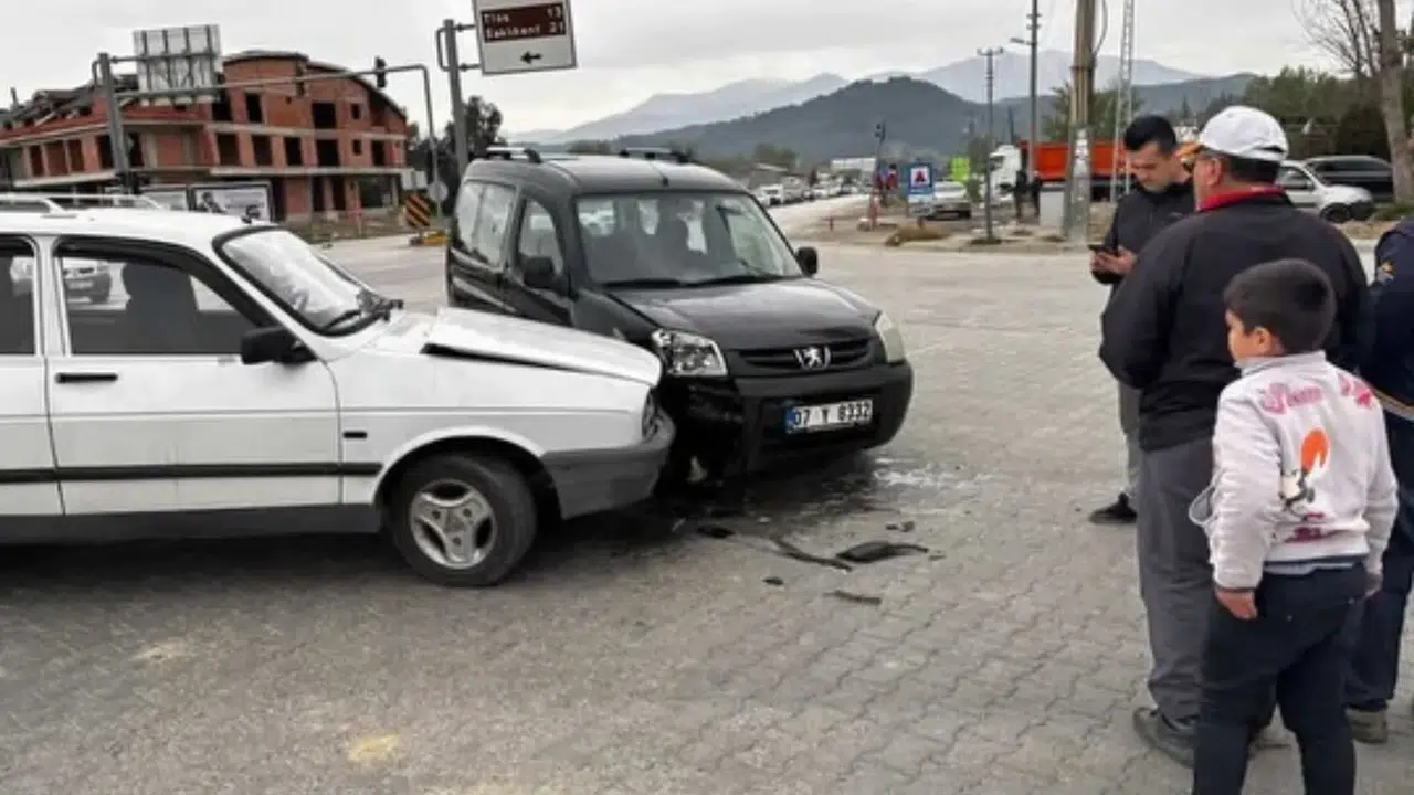Seydikemer Dörtyol’da Korkutan Kaza: Maddi Hasar Oluştu!