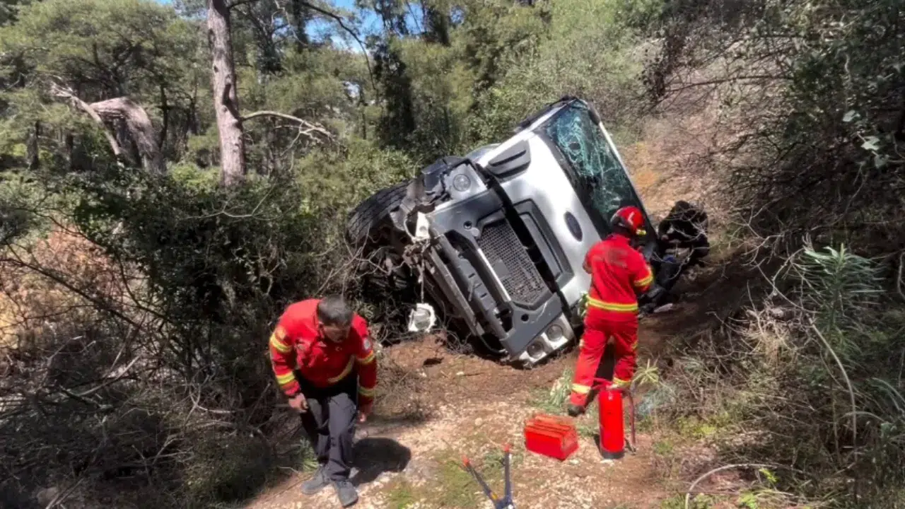 Fethiye’de Dehşet Anları: Beton Mikseri Şarampole Uçtu!