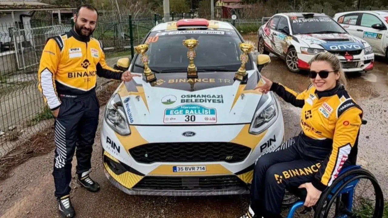 Marmaris Rallisi’nde Kübra Denizci Fırtınası: Çifte Gurur!