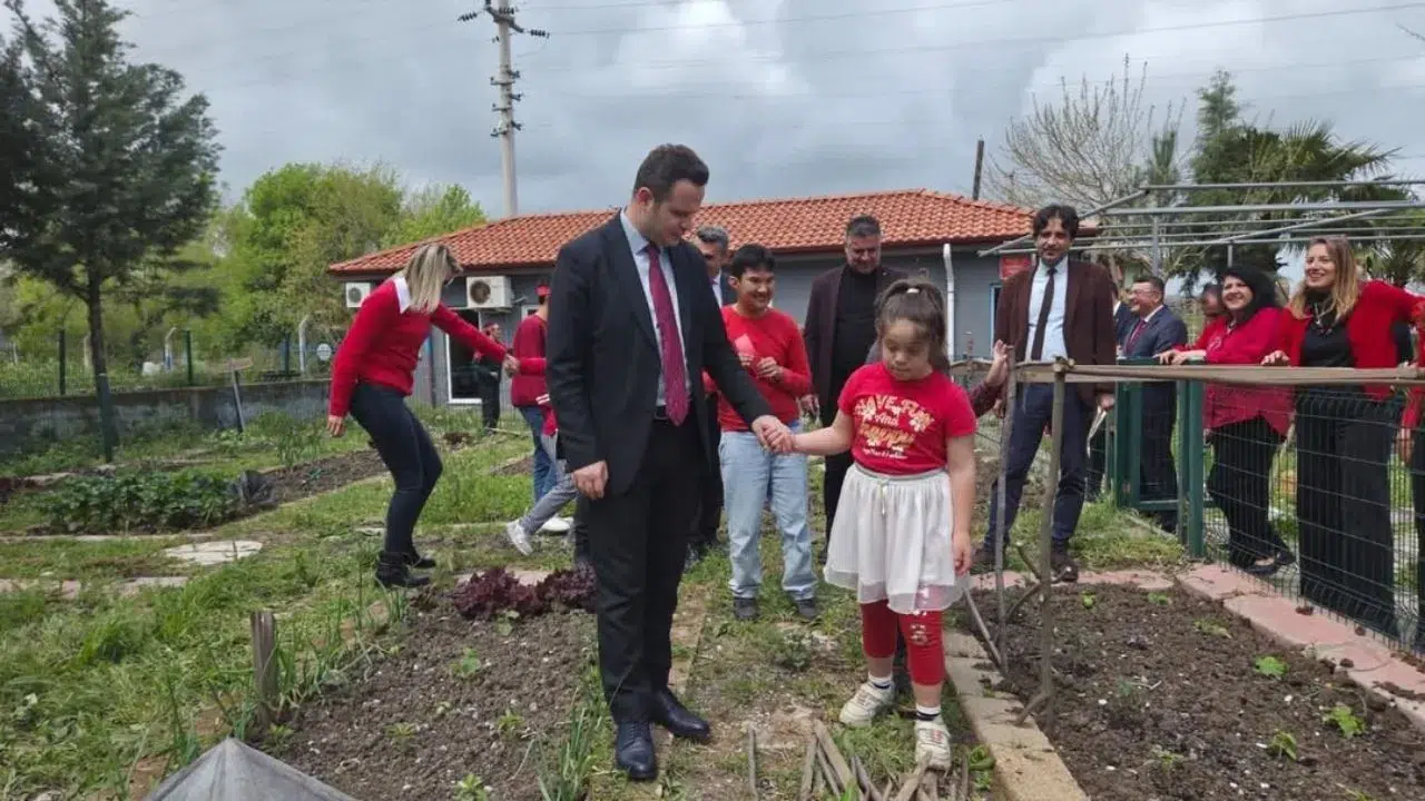Ortaca’da Otizm Farkındalığı: Müdür Emre Çay’dan Anlamlı Ziyaret!