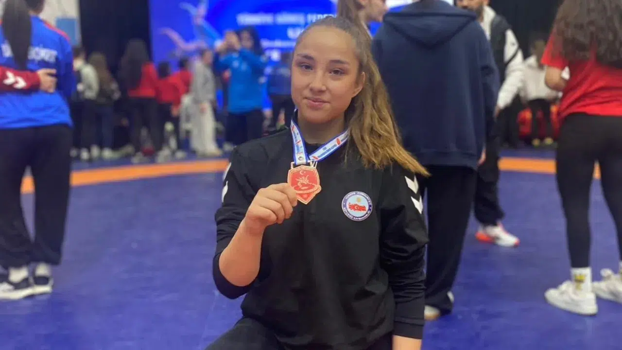 Kars’tan Köyceğiz’e Bronz Madalya: Ayça Çomak Türkiye Üçüncüsü!