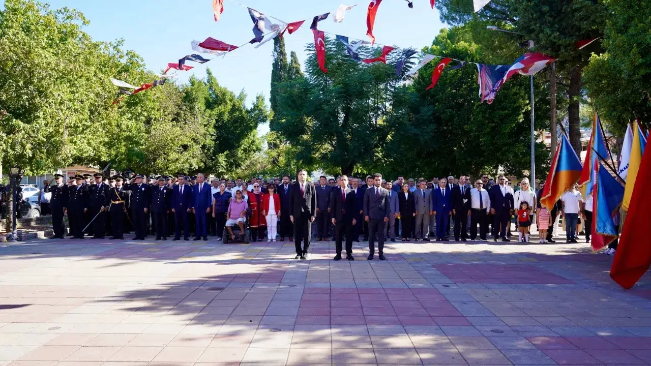 Ortaca'da Protokol Fotoğraflarına Tepki