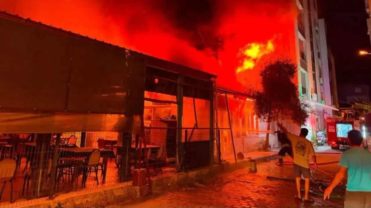 Dalaman'da Feci Yangın: Döner Salonu Kül Oldu