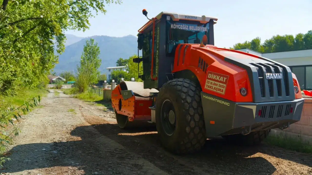 Köyceğiz Yangı Mahallesi'nde Yol Yapımı Devam Ediyor