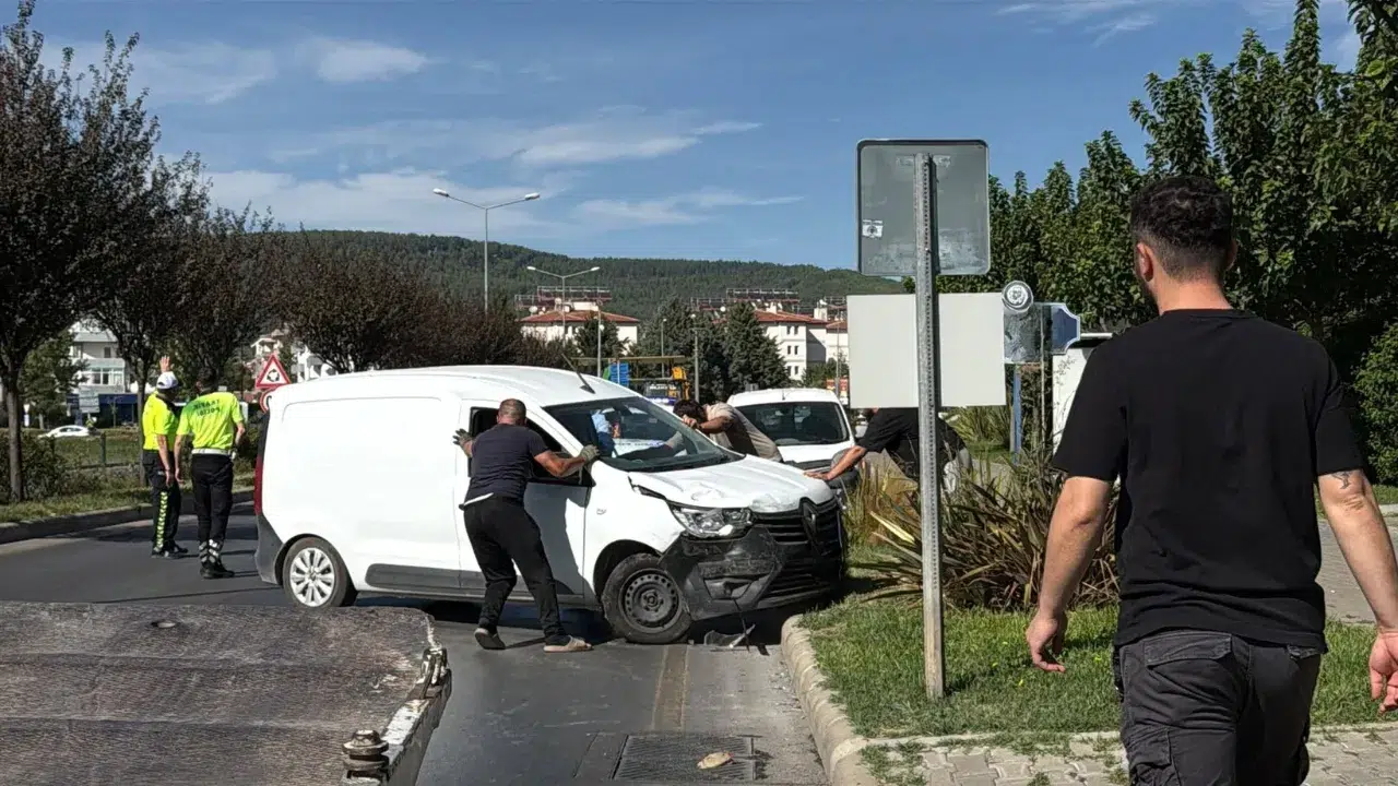 Menteşe’de Uğur Mumcu Bulvarı’nda Trafik Kazası!