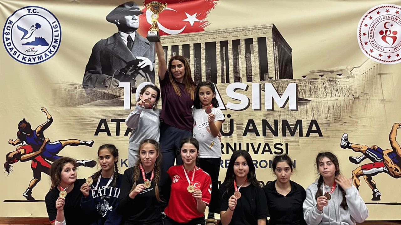 Köyceğiz Gençlikspor 10 Kasım Güreş Turnuvasında Takım Halinde Şampiyon Oldu