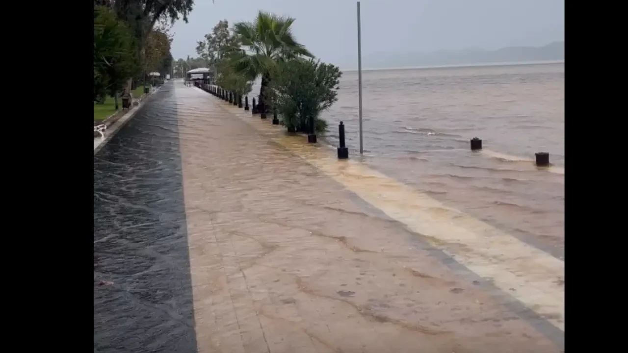 Köyceğiz Gölü Taştı: Sahil ve Delta Plajı Sular Altında