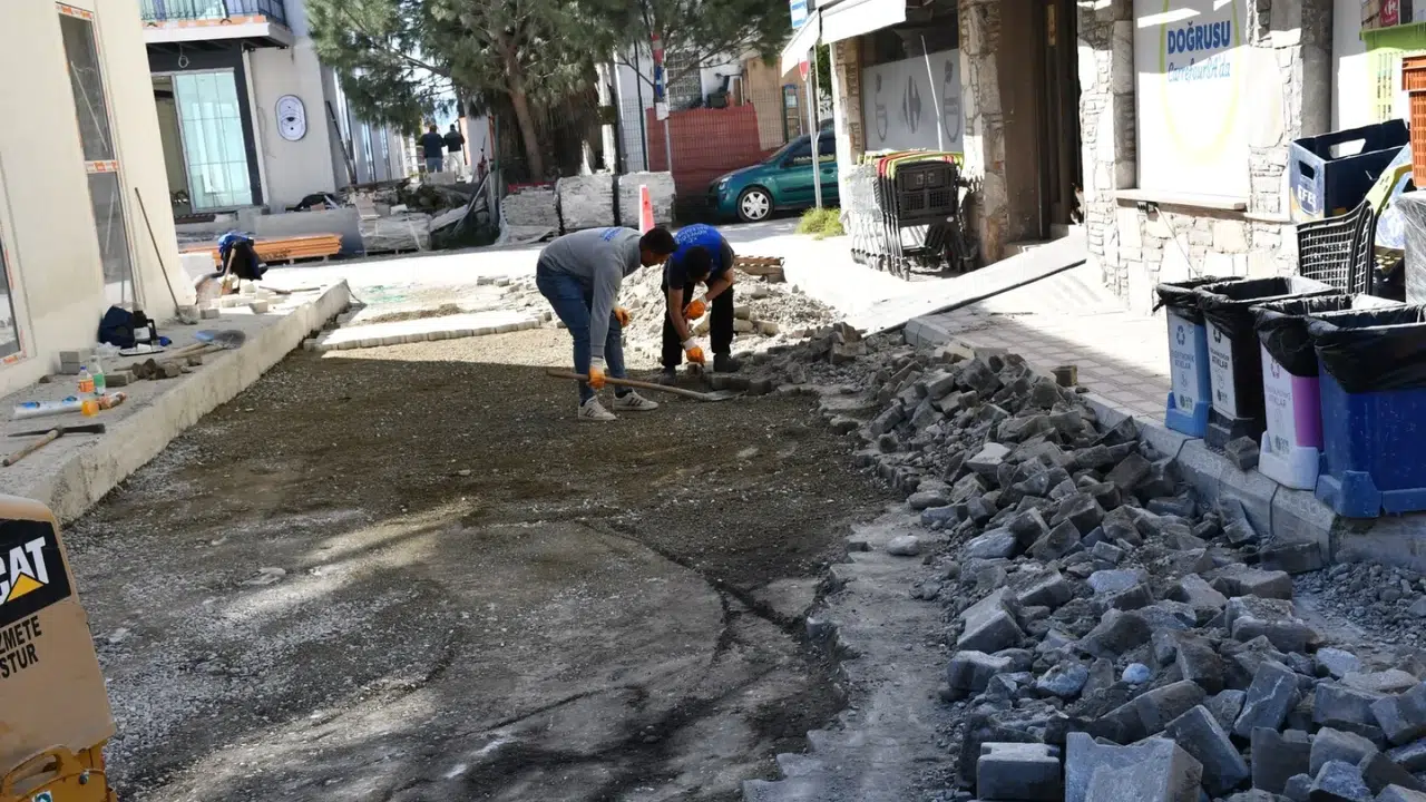 Köyceğiz’de Parke Taşları Yenileniyor