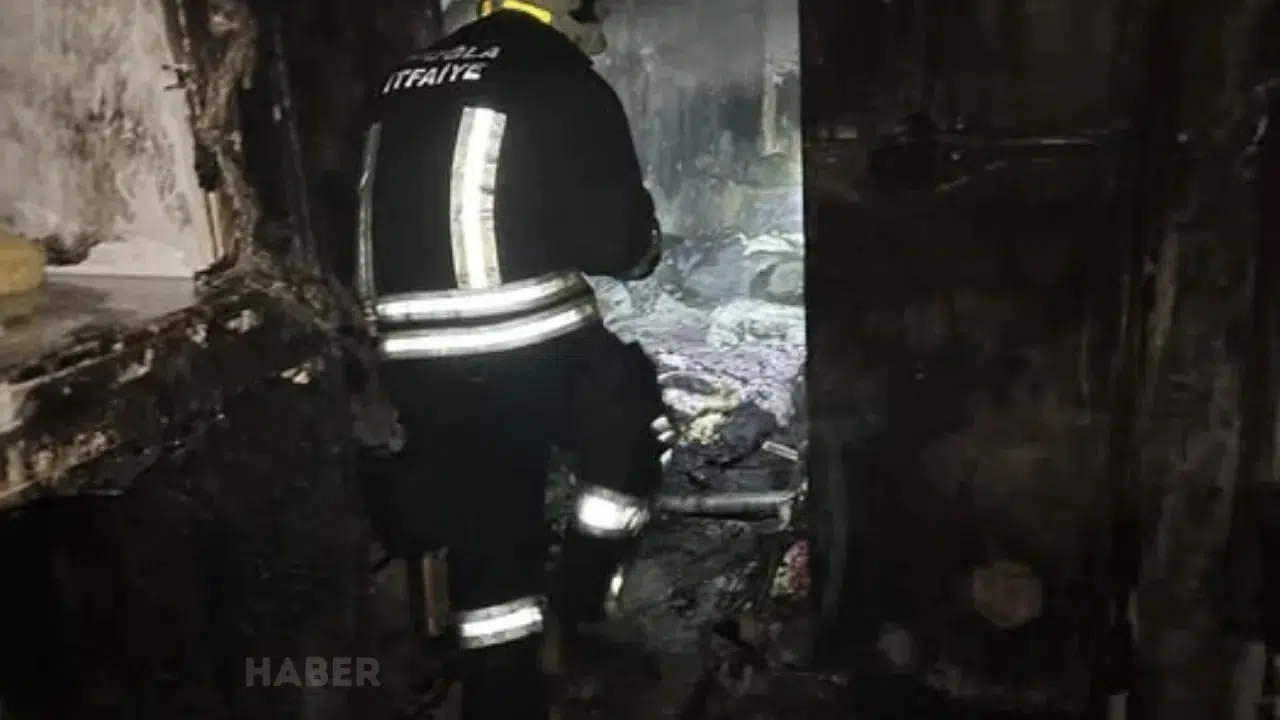 Köyceğiz’de Ev Yangını: 1 Kişi Ağır Yaralandı