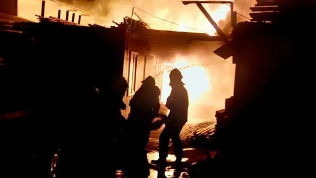 Bodrum Ortakent’te Korkutan Yangın: 3 Konteyner Kül Oldu