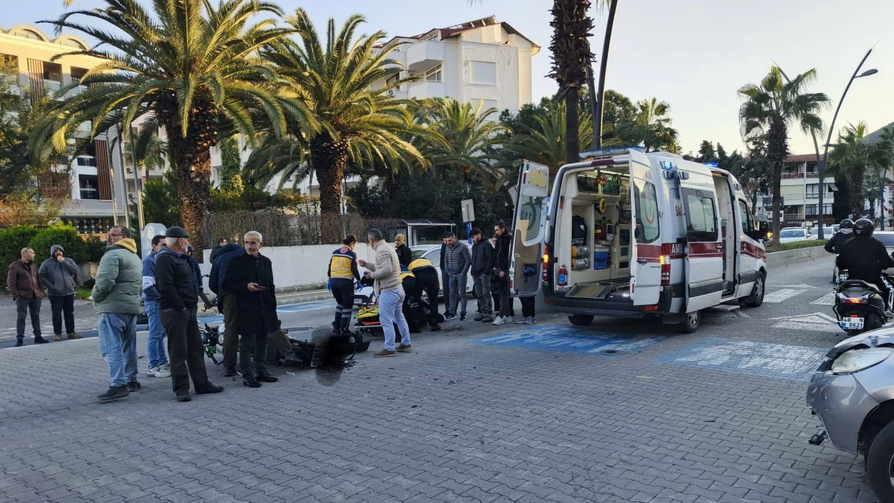 Marmaris Atatürk Caddesi’nde Motosiklet Kazası