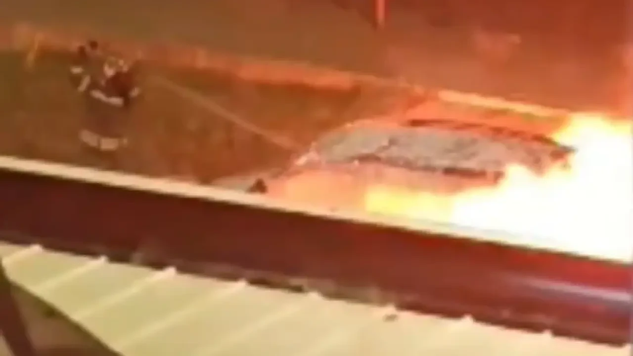 Fethiye’de Şok İddia: Kavşakta Yanan Araç Kasıtlı mı Ateşe Verildi?