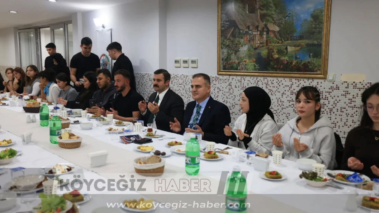 Vali Akbıyık Köyceğiz'de Gençlerle İftarda:  Gücümüz Sizsiniz