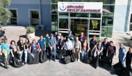 Köyceğiz Devlet Hastanesi’nde Gönüllü Personel Bahçede Çevre Temizliği Yaptı