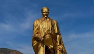 Köyceğiz Toparlar’da Atatürk Büstüne Bakım Yapıldı: Meydan Daha Düzenli Bir Görünüme Kavuştu