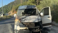 Marmaris’te Turistleri Taşıyan Minibüs Alev Aldı: Şoförün Soğukkanlılığı Facia Önledi