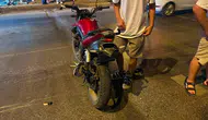 Kırmızı Işıkta Motosiklete Çarpan Sürücü Kayıplara Karıştı!