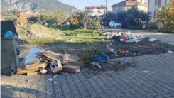 Köyceğiz Yenimahalle’de Çöp Sorunu: Vatandaşlar Şikayetçi