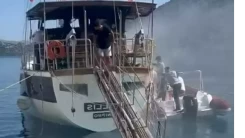 Marmaris’te İskeleye Bağlı Teknede Yangın Panik yarattı