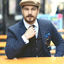 Çağatay Ulusoy Kimdir? Kaç Yaşında, Nereli, Boyu Kaç cm, Hangi Dizilerde ve Filmlerde Oynadı?