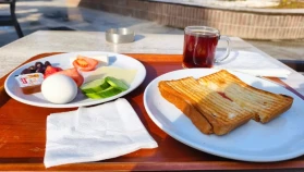Fethiye Halk Evi’nde Kahvaltı Tabağı ve Tost 155 TL