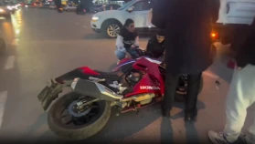 Fethiye Erasta AVM Önünde Trafik Kazası: 2 Kişi Yaralandı