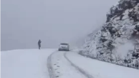 Girdev Yaylası’na Yılın İlk Karı Düştü