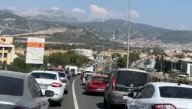 Muğla Menteşe’de Cuma Trafiği Kilitlendi: Ana Arterlerde Yoğunluk, Sürücüler Zorlandı