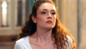 Veliaht Reyhan Kimdir? Serra Arıtürk Kaç Yaşında, Aslen Nereli, Boyu Kaç, Hangi Dizilerde ve Filmlerde Rol Aldı?