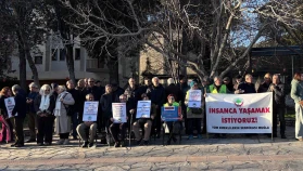 Menteşe’de Emekliler Oturma Eylemi Yaptı: “Geçinemiyoruz”